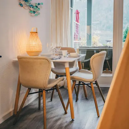 Surfers Deck Near Interlaken, At With Pool *