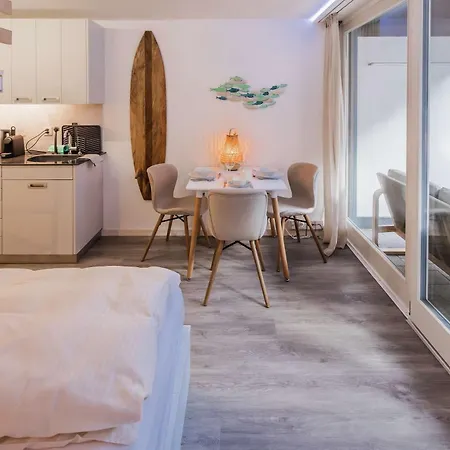 Apartment Surfers Deck Near Interlaken, At With Pool *