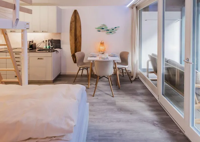 Apartment Surfers Deck Near Interlaken, At With Pool *